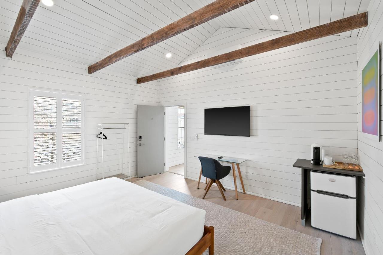 Boutique Room Steps From Downtown Mall Rose Jean Room 3 Charlottesville Extérieur photo