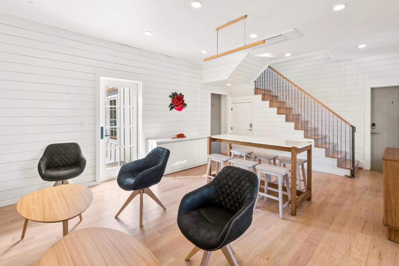 Boutique Room Steps From Downtown Mall Rose Jean Room 3 Charlottesville Extérieur photo